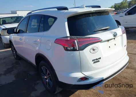 2018 Toyota Rav4 Xle z USA, uszkodzony, nr VIN JTMWFREVXJJ151537